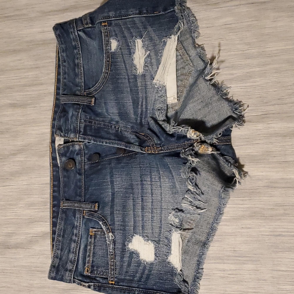 Hollister Denim Cut Off Shorts 7 / 28